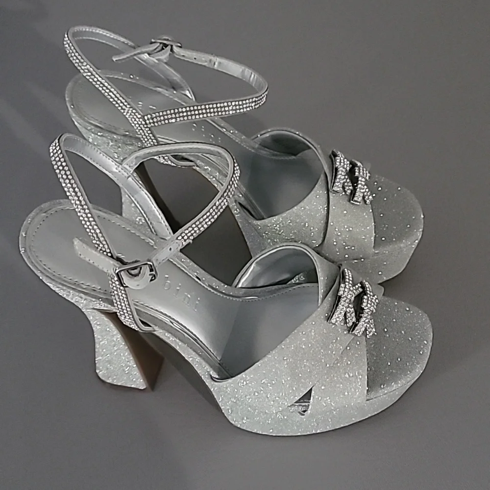 Gianni Bini Dempsey Glitter Rhinestone Bow Platform Sandals Size 9M - Picture 2 of 15